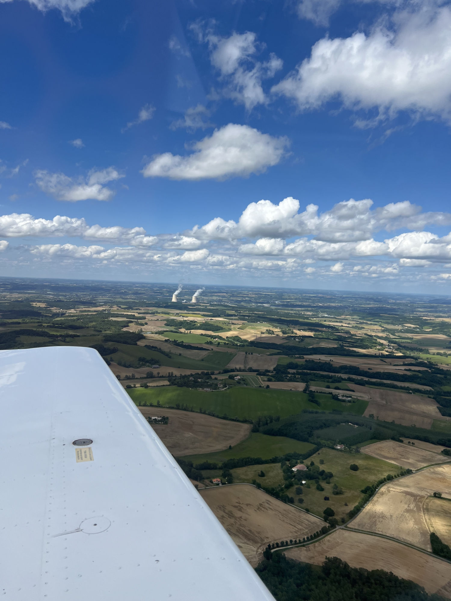 La centrale nucléaire de Golfech vue du ciel