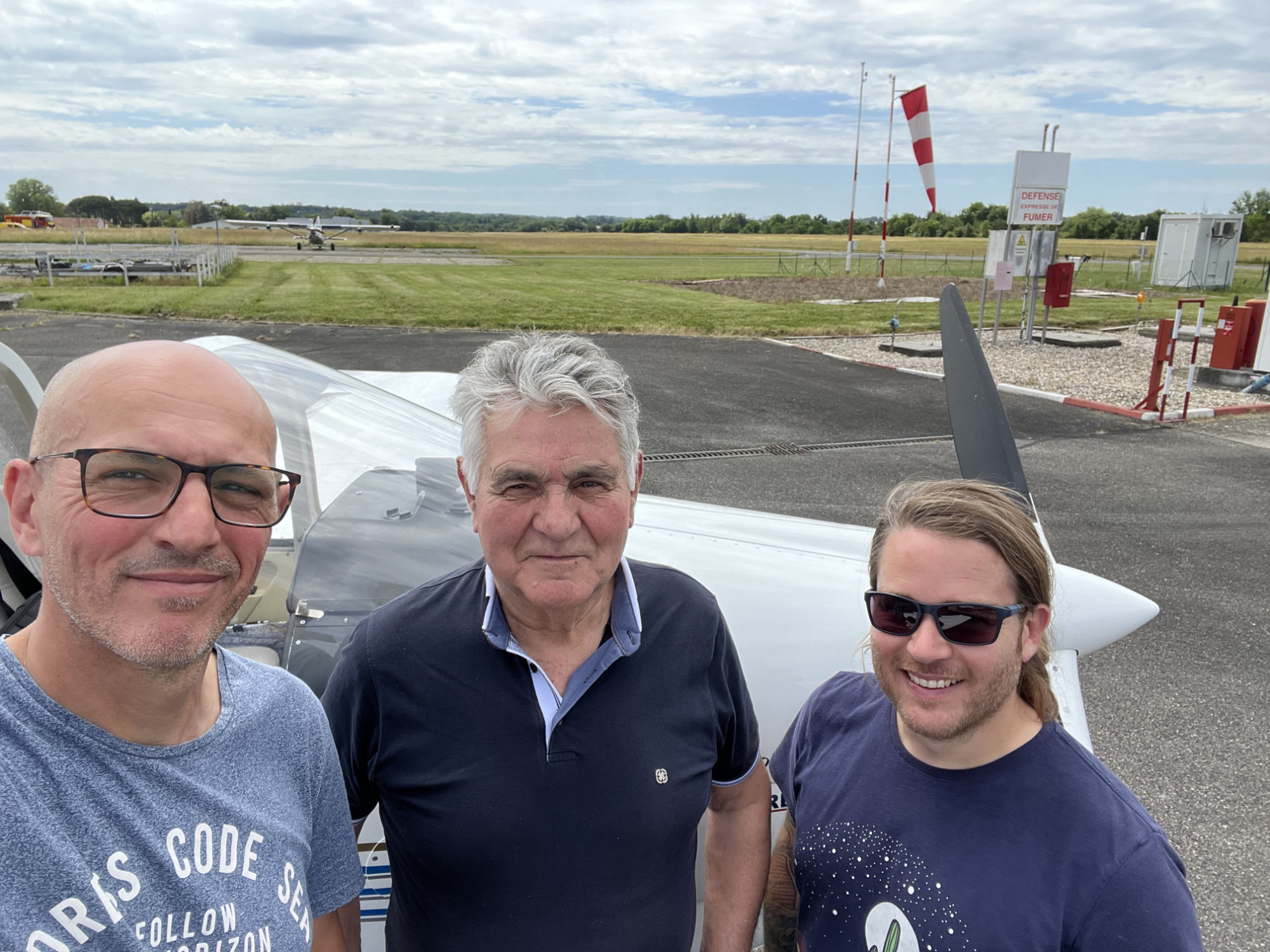 La photo souvenir avec mon instructeur, l'examinateur et moi